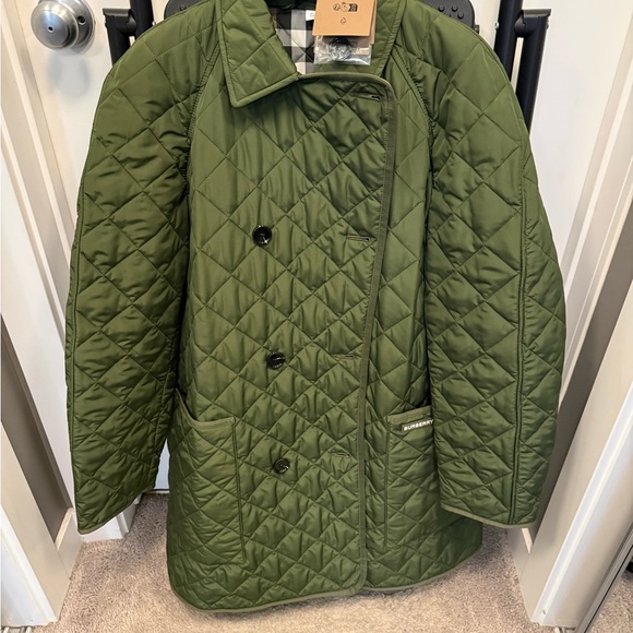 Burberry Olive Green Quilted Puffer Jacket with Signature Check Lining - Picture 5 of 6